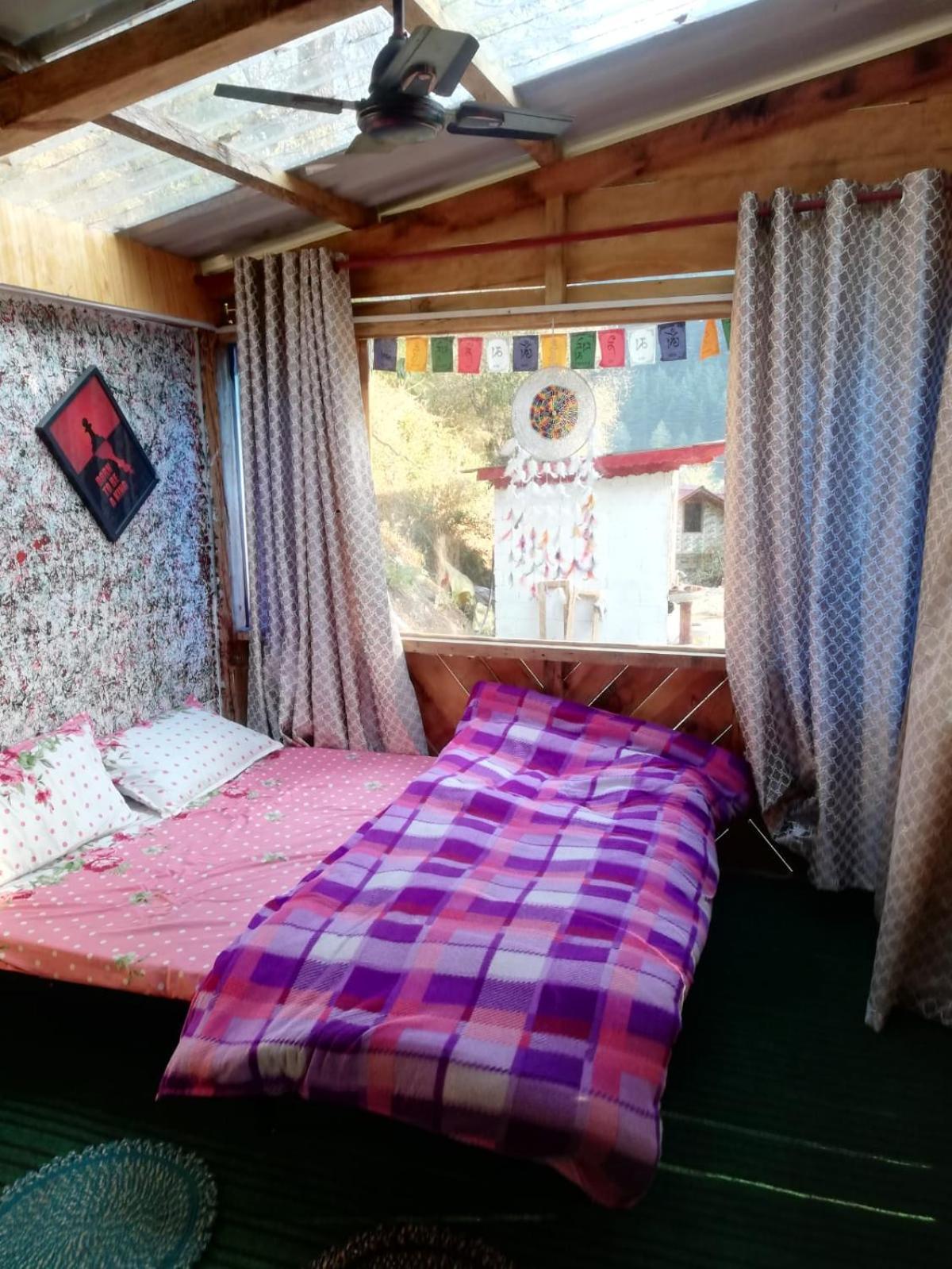 Shanti People Huts & Camp Kasol Phòng bức ảnh